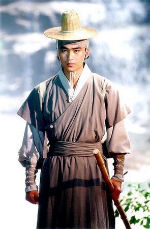  p>金锡勋1972年4月15日出生在韩国首尔,毕业于 a target="_blank"