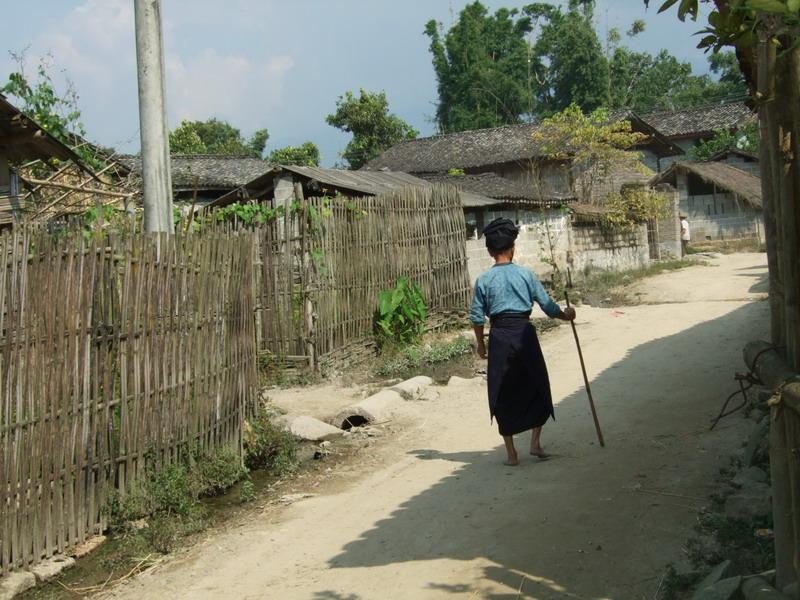  p>户腮自然村隶属于云南省德宏州盈江县弄璋镇弄勐行政村,属于坝区.