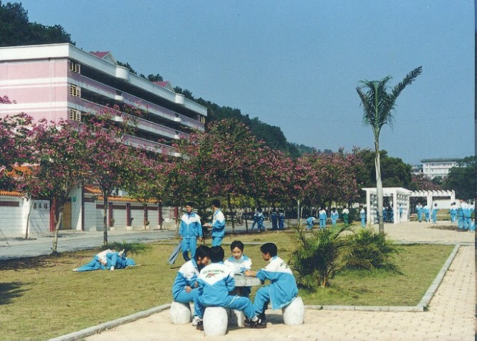 封开江口中学