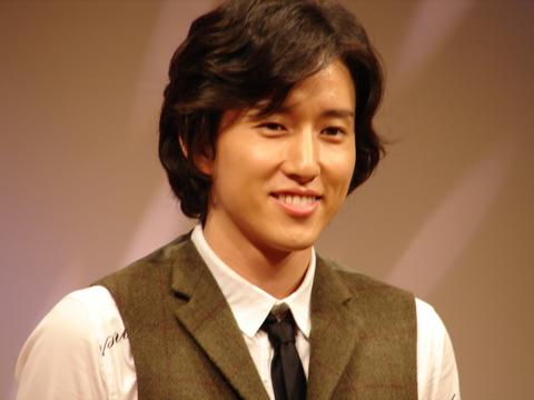  p data-id="gnx6o7f6zr">杨镇宇,男,1988年的