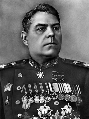 该学院又称总参谋部伏罗希洛夫军事学院,前身为1918年10月成立的工农