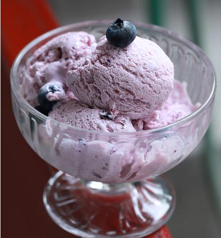 蓝莓酸奶冰激凌