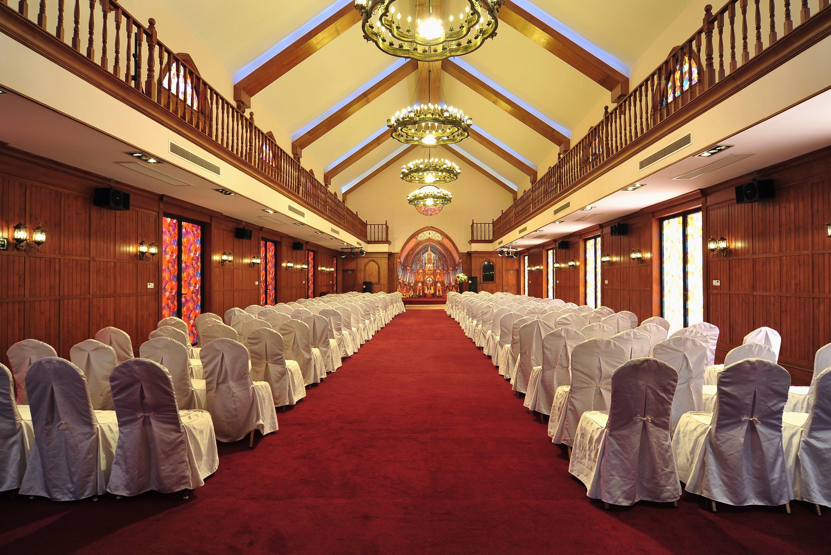  p> a href="#" data-lemmaid="3720807">上海金庭庄园酒店 /a>按照高