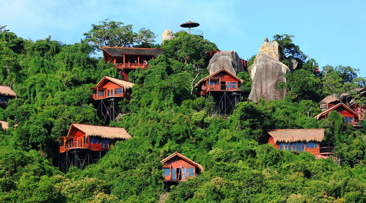  p>亚龙湾人间天堂鸟巢度假村(yalong bay earthly paradise),伴山面