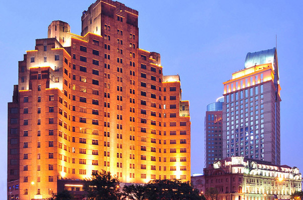  p>上海大厦原名百老汇大厦,1934年为英商所建,至今80多年历史.