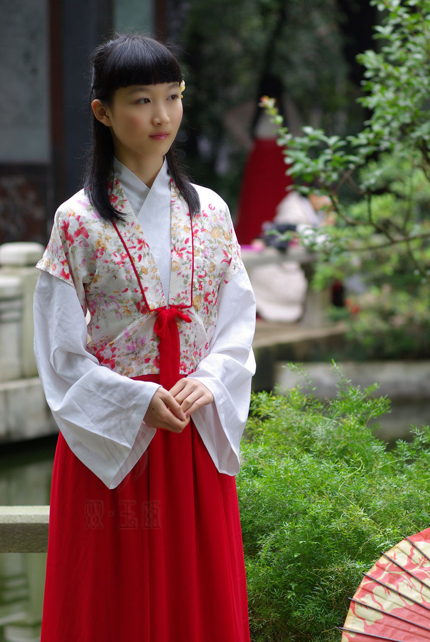  p>汉服,全称是"汉民族传统服饰",又称汉衣冠, a href="#">汉装 /a>, 