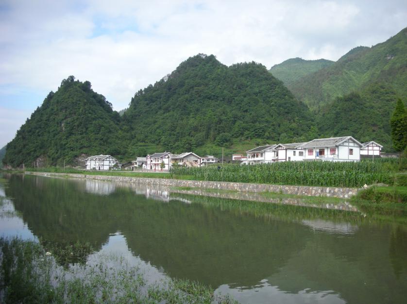 鱼泉镇撤镇设街道),隶属贵州省 a target="_blank" href="/item/湄潭