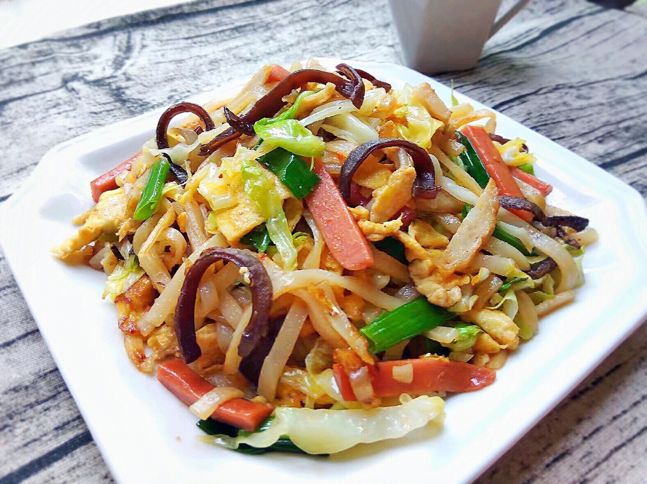 肉饼包菜炒粿条