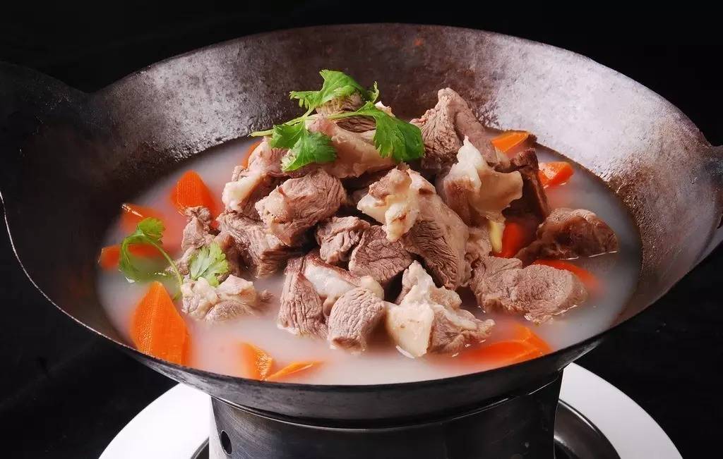 清炖羊肉煲