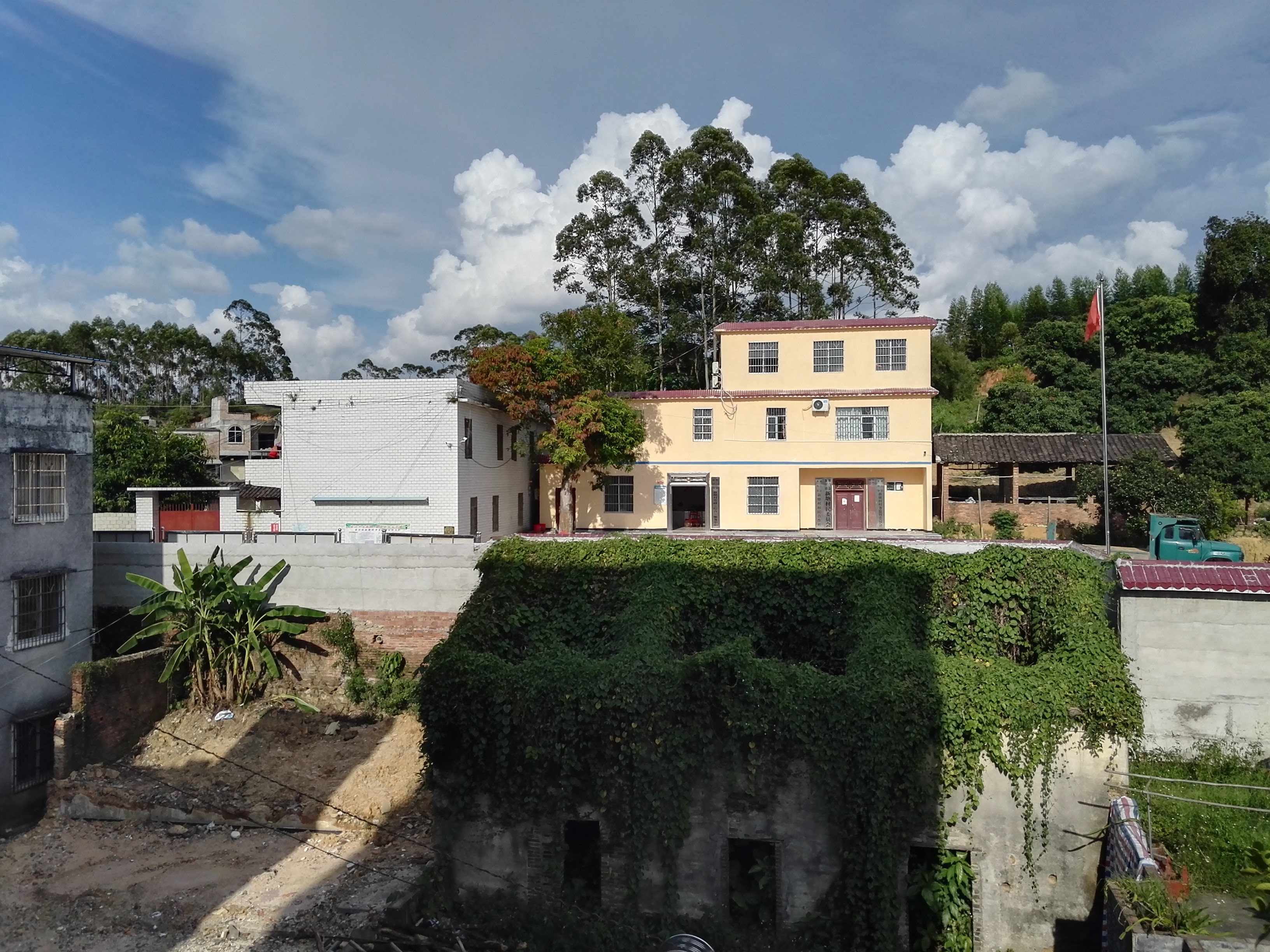  p>新塘村,广西壮族自治区 a target="_blank" href="/item/玉林市