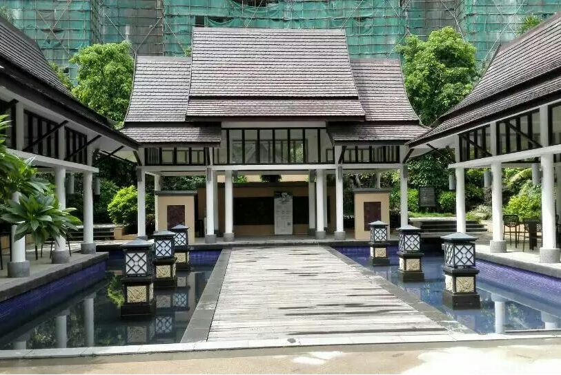  p data-id="t0yj2sissmwl">乐天温泉度假村位于茂名市高州市乐天大道