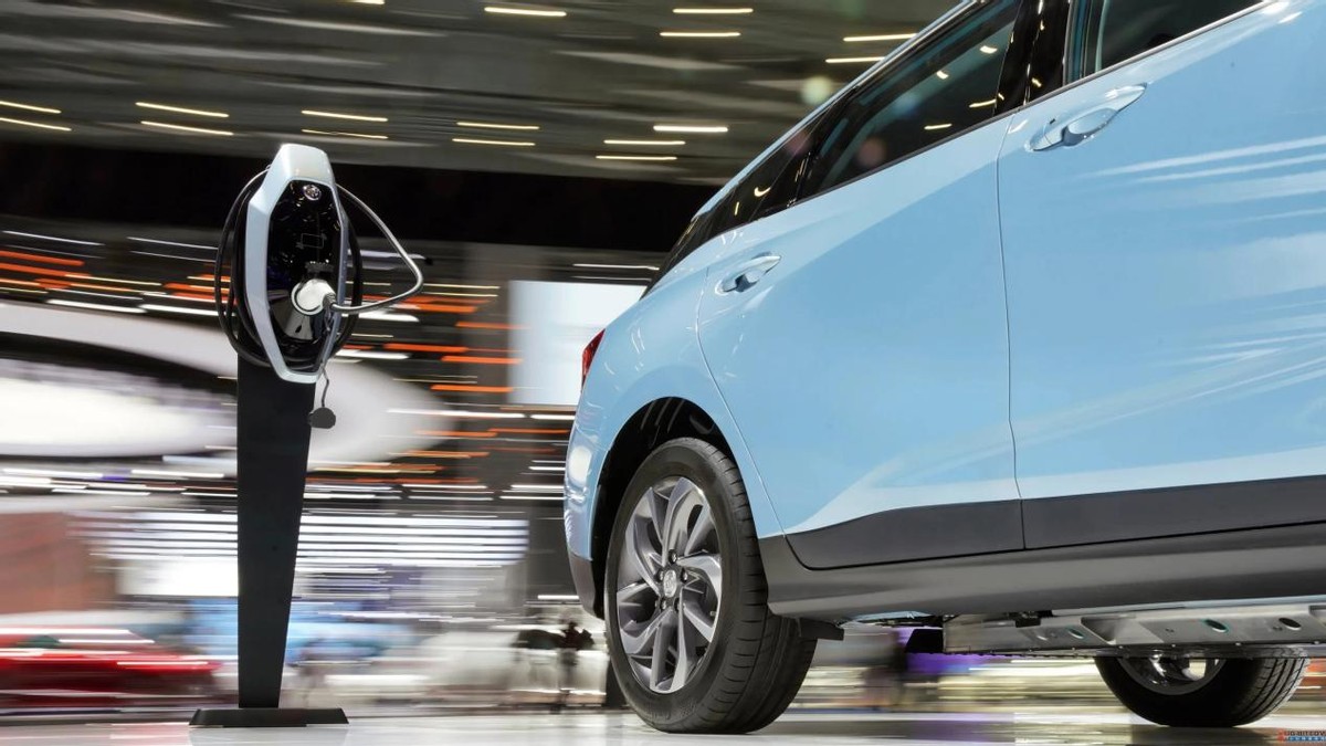 市场东风吹起，比亚迪万事俱备了吗？_百科TA说