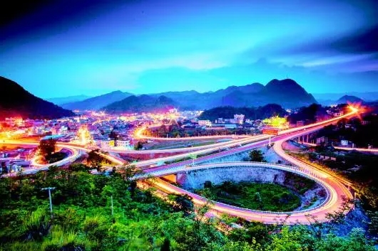  p>巴铃镇,隶属贵州省 a target="_blank" href="/item/黔西南布依族