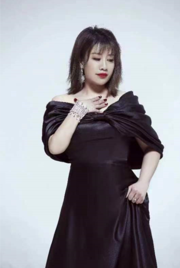 class="ref" data-ctrid="2hksmrk1zju">卢喃,新声代女歌手 /span> 