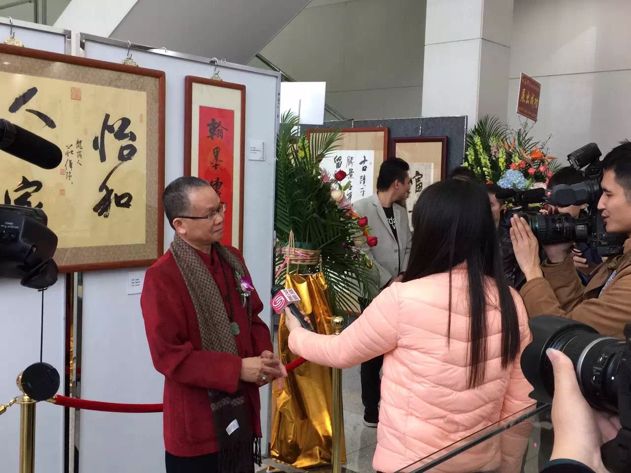 data-id="gnwu48yfev">庄伟强,1960年出生,别名开圆,书法家,现为庄严