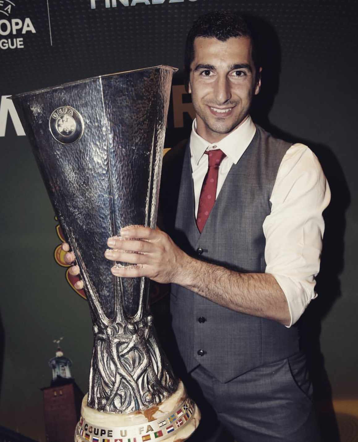  p data-id="gnbxafikf5">亨里克·姆希塔良(henrikh mkhitaryan)