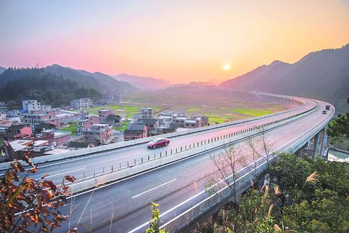 松桃—从江高速公路(songtao—congjiang expressway),简称"松从高速"