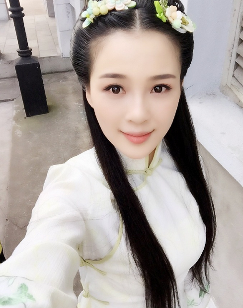  p>《忍冬艳蔷薇》是由王伟廷,王淑志执导, a target="_blank" href="