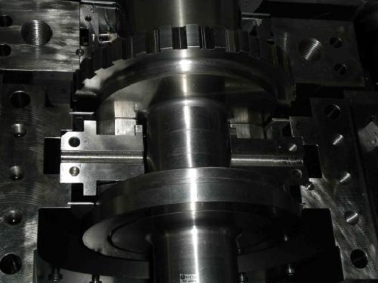  p>轴承间隙又称为轴承游隙,所谓轴承游隙,即指轴承在未安装于轴或