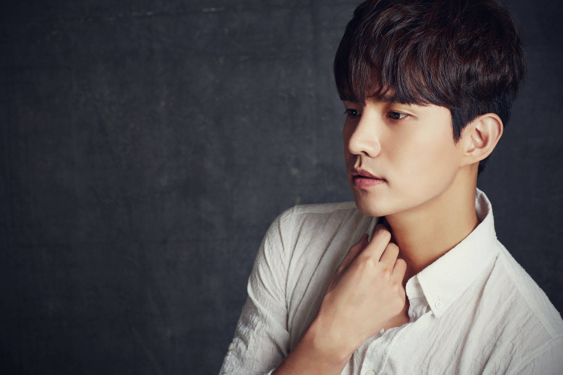  p data-id="go0gj5thcg">李庚(原名李健),1987年11月06日出生于韩国