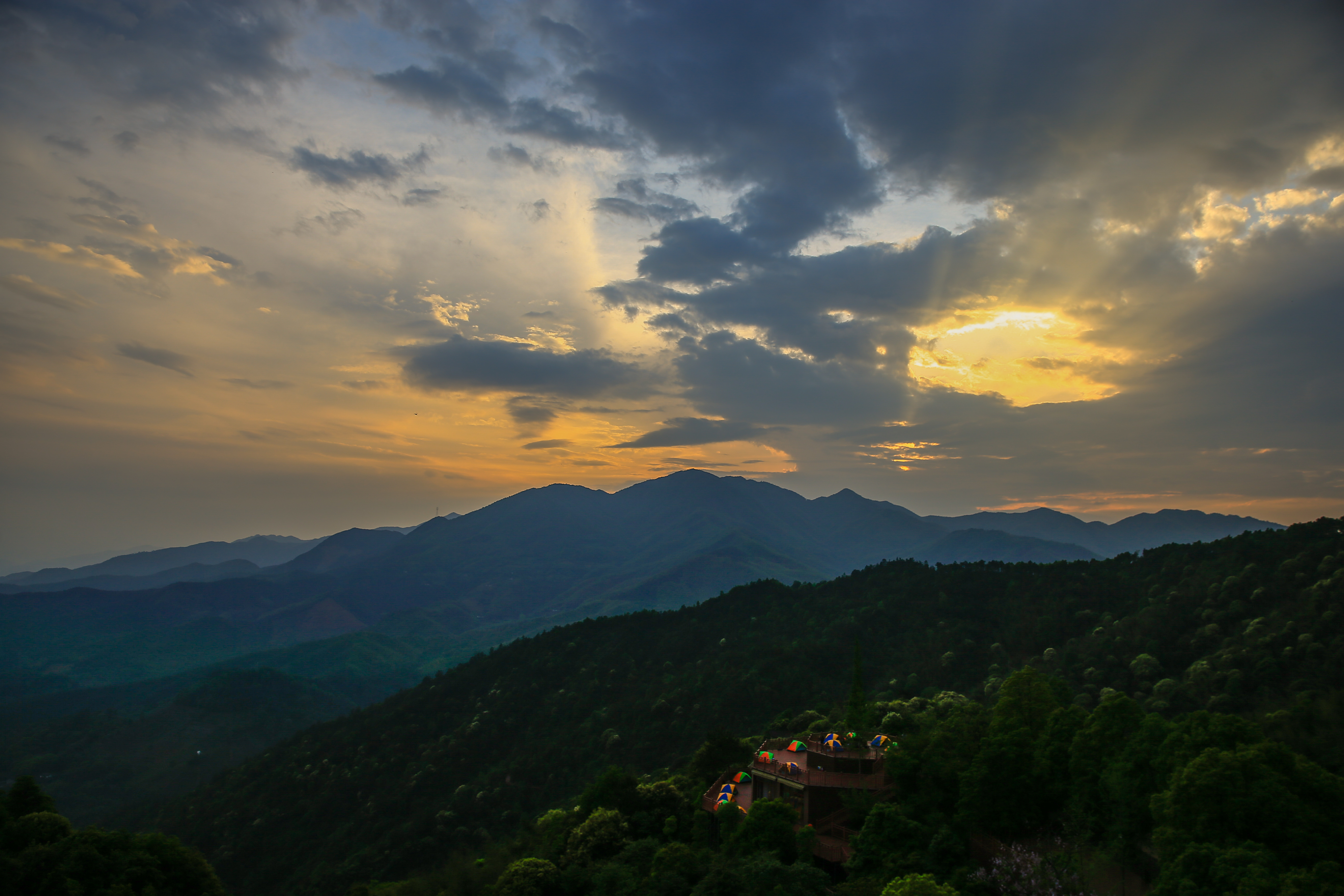  p data-id="gnvh2nqptj"> a target="_blank" href="/item/大余