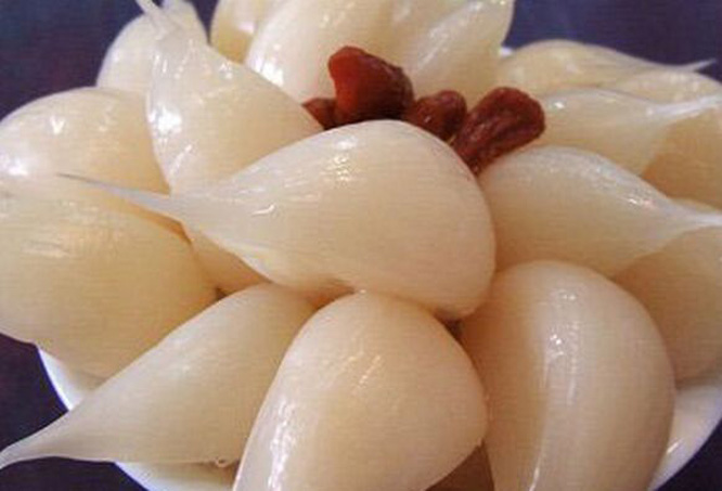  p>四川泡大蒜是四川一带的地方风味名菜,属于川菜系.