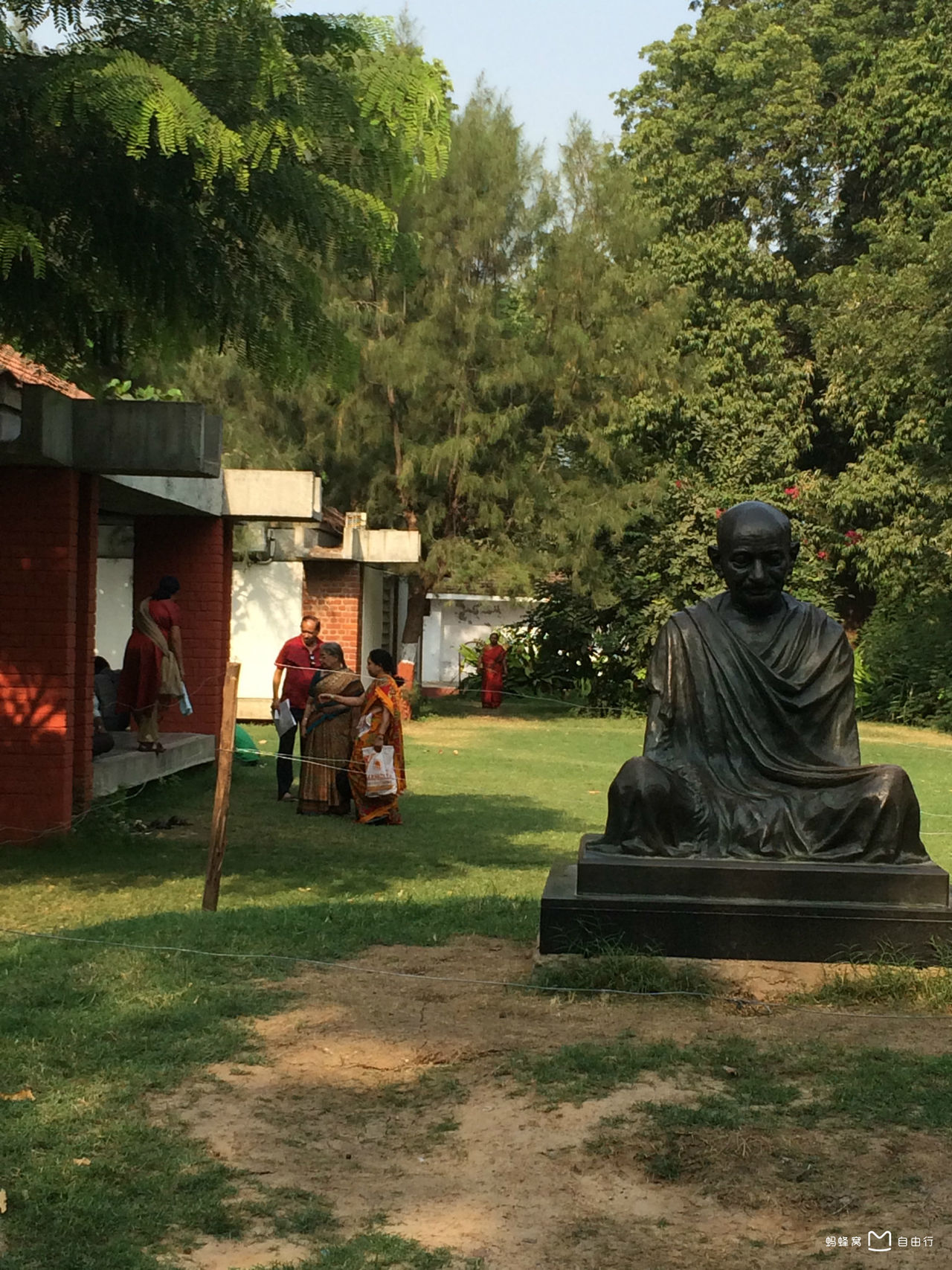 data-lemmaid="339769">孟买 /a>时的住处,纪念馆展示了甘地简陋的