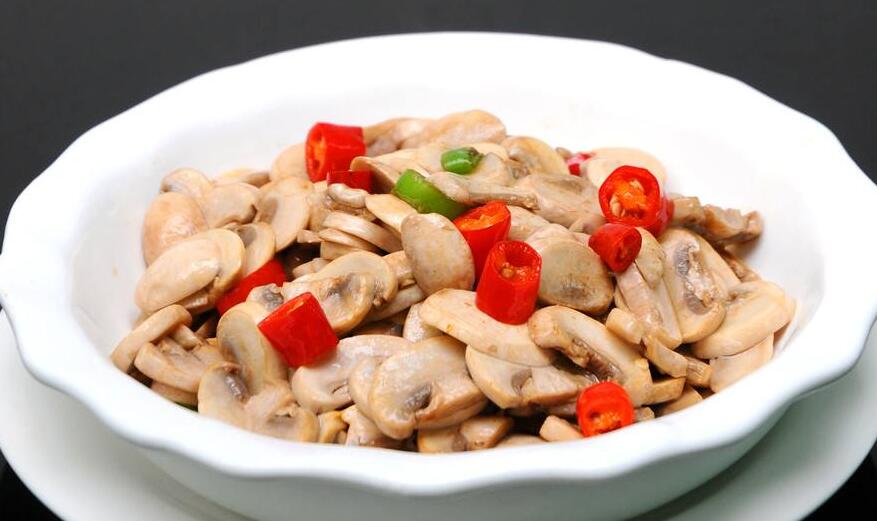 滑炒鲜蘑肉片