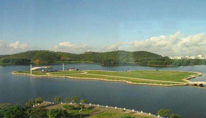  p>东湖水库是 a target="_blank" href="/item/阳江八景/7278855"