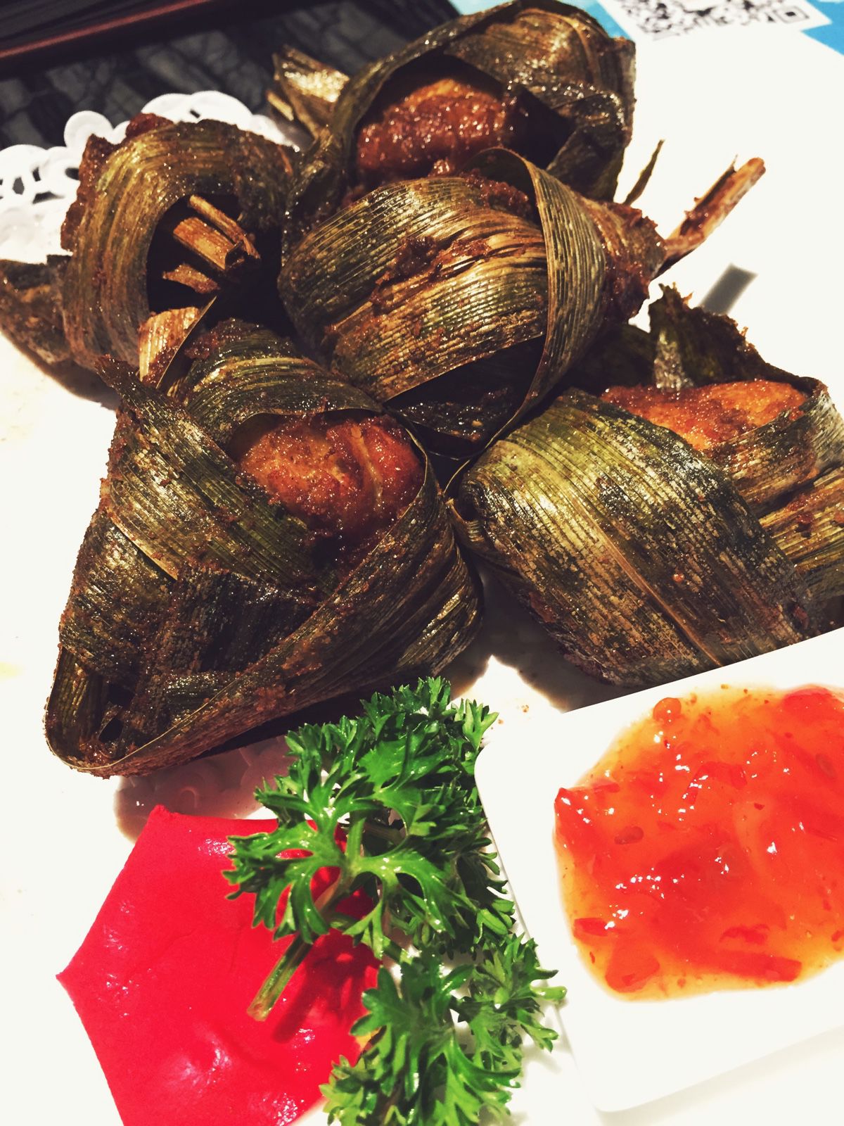  p data-id="gn7wwdescy">泰式香兰叶包鸡是一道由鸡腿肉,泰国 a