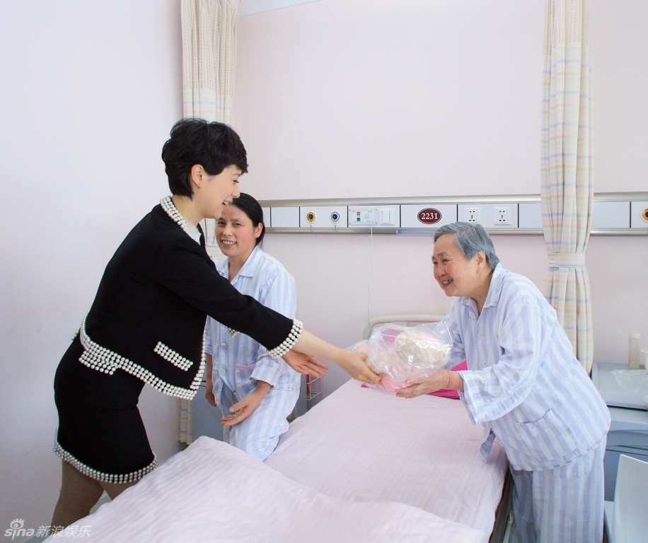  p>海清,本名黄怡,1977年1月12日生于中国江苏省 a target="_blank"