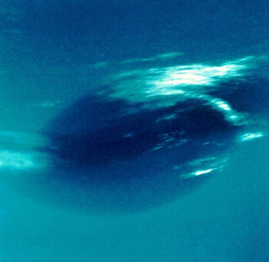 大黑斑 (gds-89)是出现在海王星上的暗斑,于