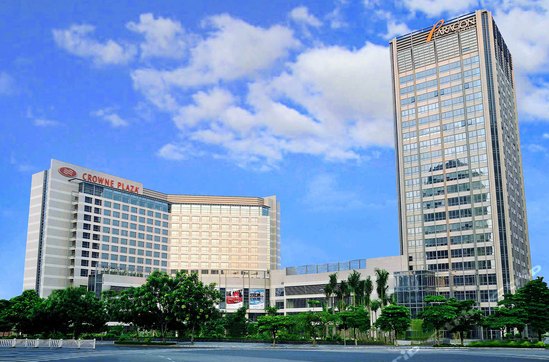  p>厦门磐基皇冠假日酒店坐落于厦门的商务和购物中心,结合名品中心和
