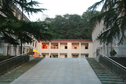南京市九龙中学