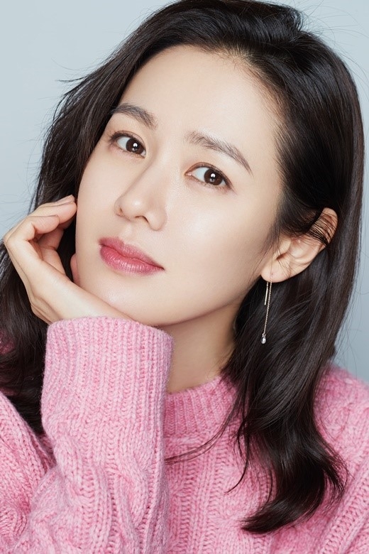 son ye jin),1982年1月11日出生于韩庆尚北道大邱市,韩国女演员