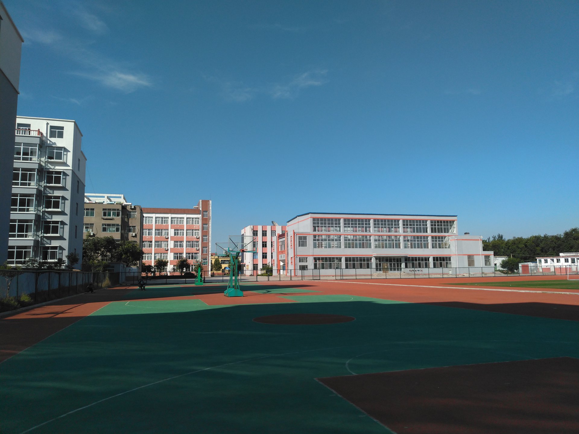  p>宁阳九中地处东庄乡驻地,蒙馆公路南侧,交通十分便利.