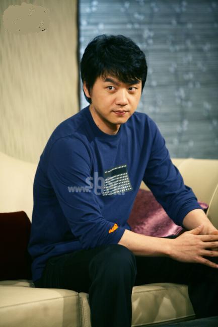  p>金承秀(         ),1971年7月25日出生,韩国男演员,毕业于 a