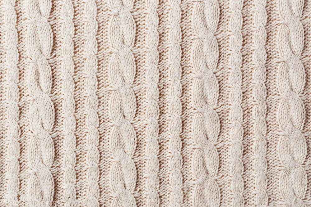 id="6283181">织针 /a>将纱线构成线圈,再把线圈相互串套而成的织物