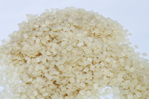  p>热熔胶(英文名:hot glue)是一种可塑性的粘合剂,在一定温度范围内