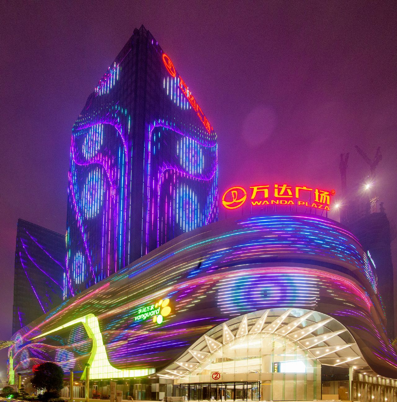  p>昆明西山万达广场是万达第100座万达广场,位于云南省昆明市,2014年