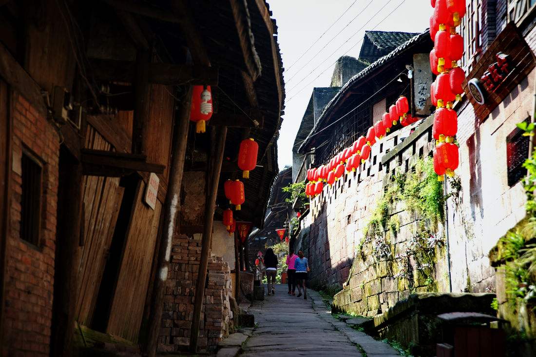  p data-id="gnwjll8by0">大同古镇位于贵州省遵义市 a target="