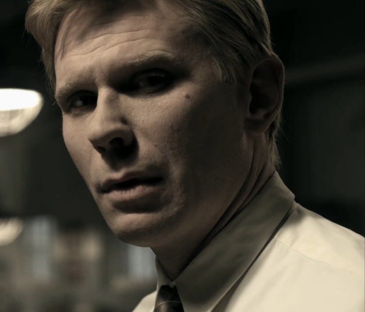 1965年4月9日生于加州洛杉矶,他以扮演 i>lost /i>中的jacob和《 a