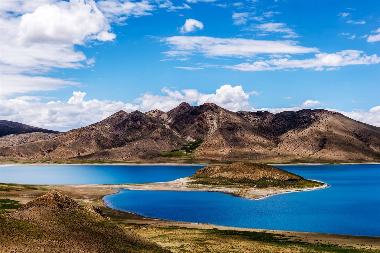  p> b>羊卓雍措 /b>(yamdroktso),有的人简称羊湖(并非 a target="