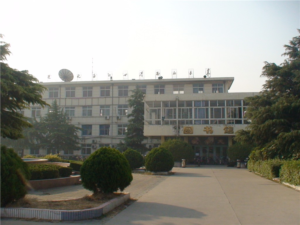  p>亳州市谯城中学于2013年7月正式成立,是在安徽省示范高中亳州二中