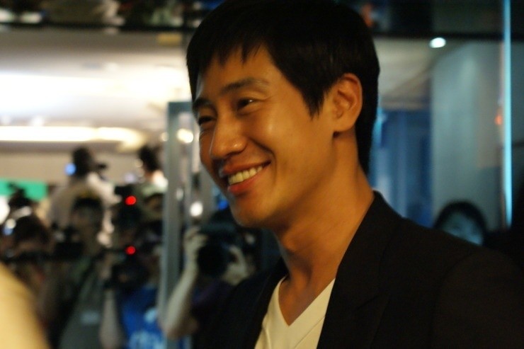  p>申河均(         ,shin ha kyun),1974年5月30日出生于韩国首尔