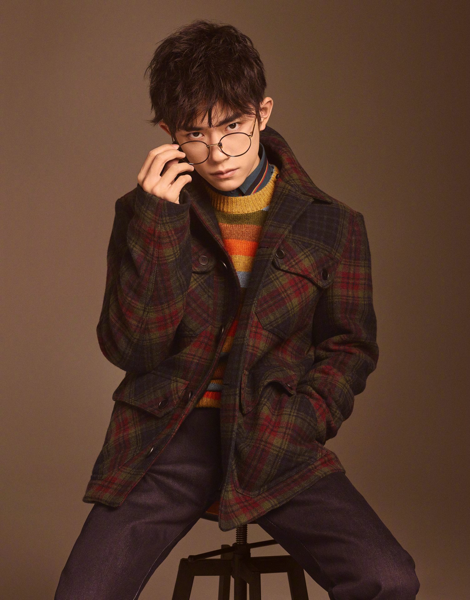  p>易烊千玺,2000年11月28日生于湖南怀化,中国内地男演员,歌手,舞者