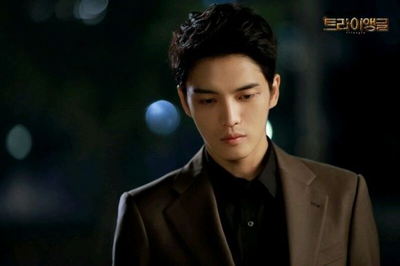  p>《triangle》是 a href="#">韩国mbc电视台 /a>自2014年5月5日起在