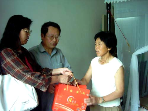  p>湖北省石首市文峰中学坐落于九曲回肠的长江之滨,美丽的笔架山南麓