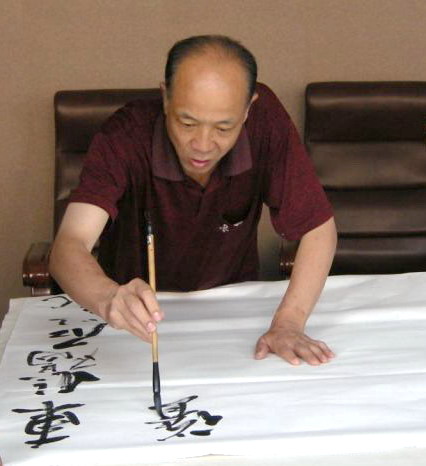 1954年生人,祖籍河北<a target="