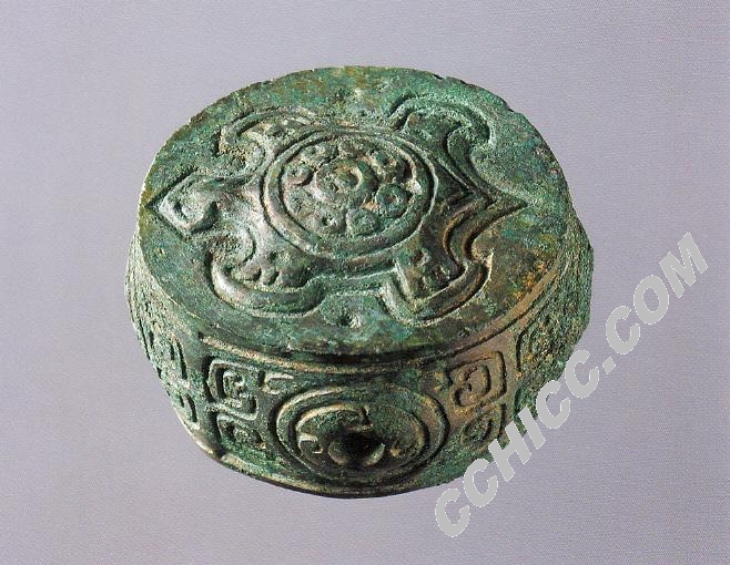 龟纹椭圆形铜构件